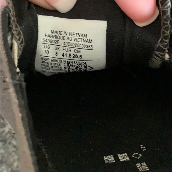 EUC women’s converse size 10 - Picture 3 of 3